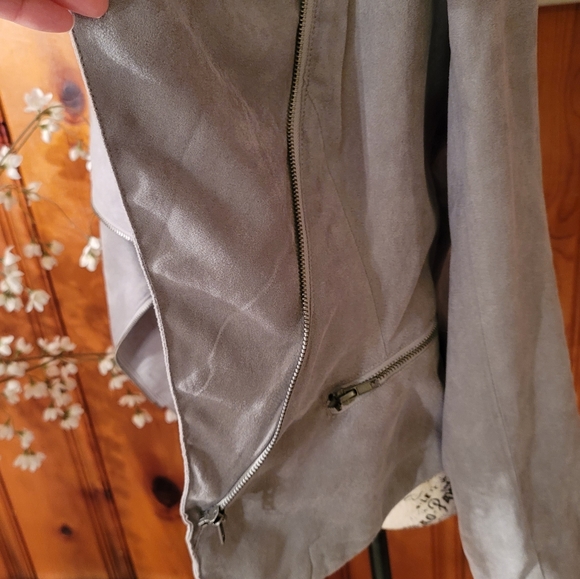 Jacket - Picture 5 of 8